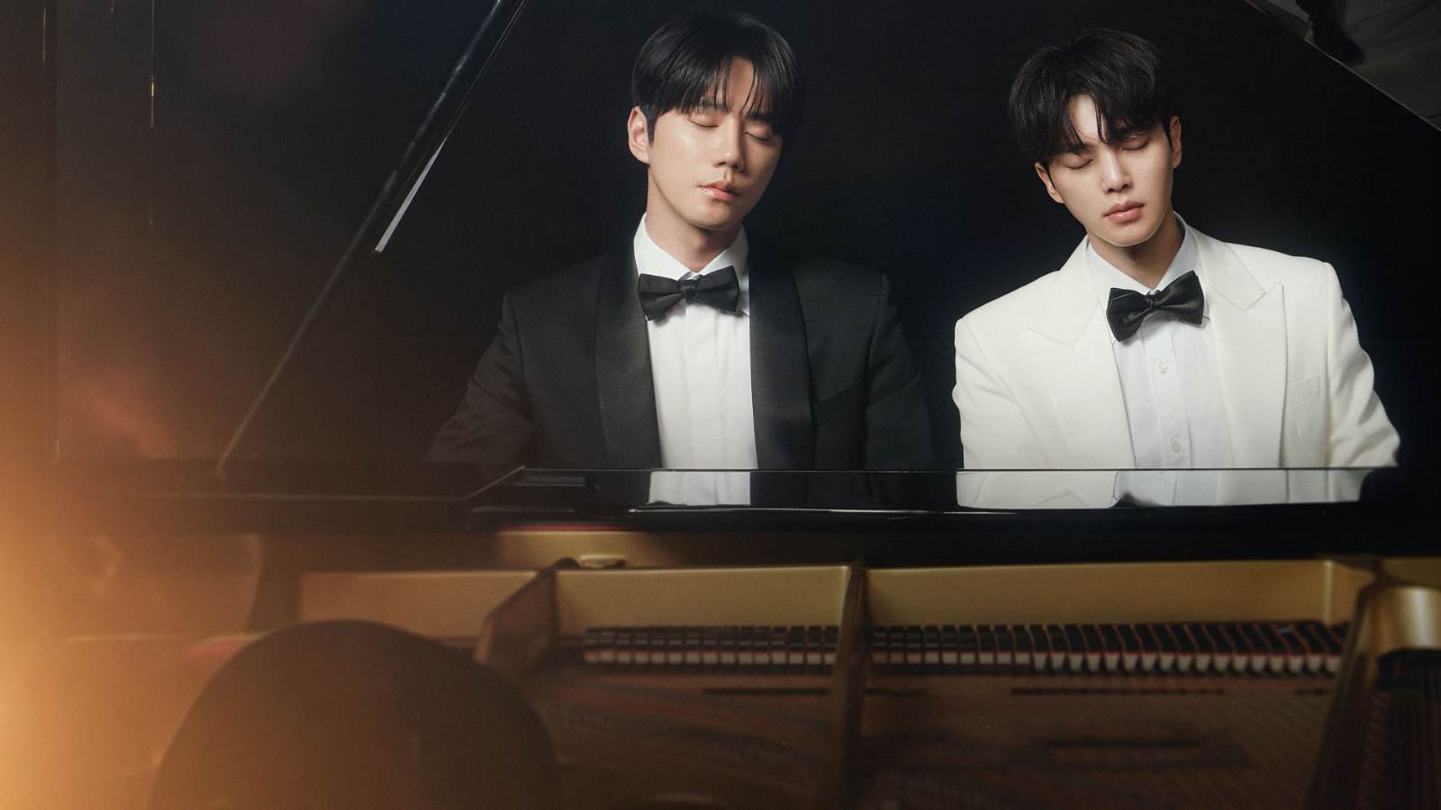 Bốn Bàn Tay, Hai Bản Sonata